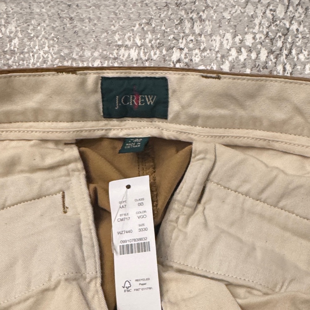 J. Crew Men's Broken-in Straight pant in stretch corduroy in vintage golden rod - Picture 2 of 8